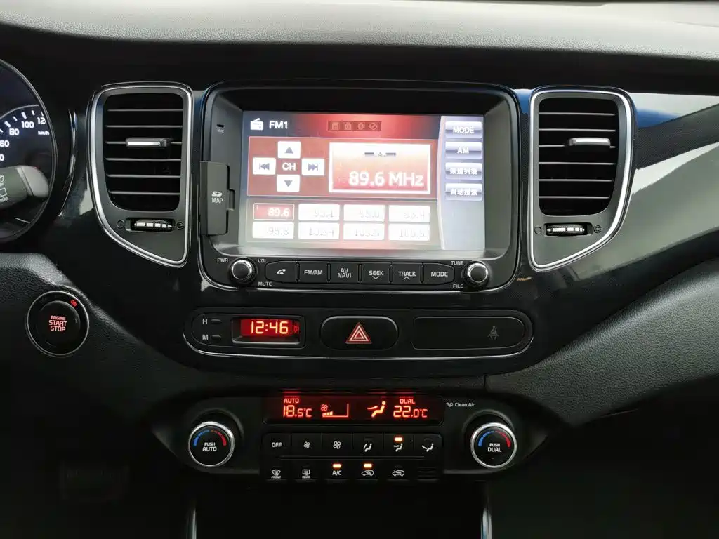 Kia Carens — миниатюра 12