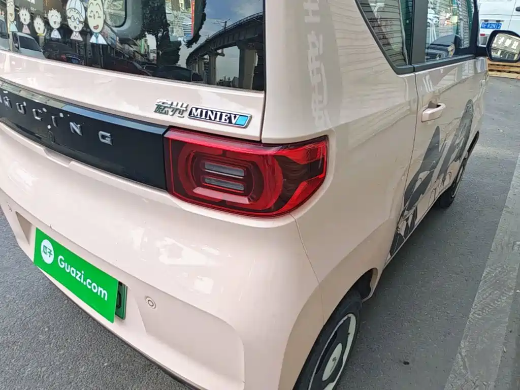 Wuling MINIEV — миниатюра 8