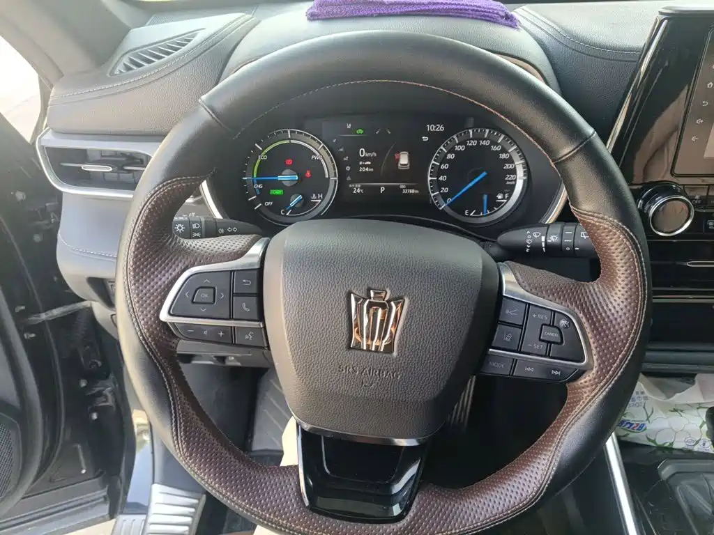 Toyota Crown Kluger — миниатюра 6