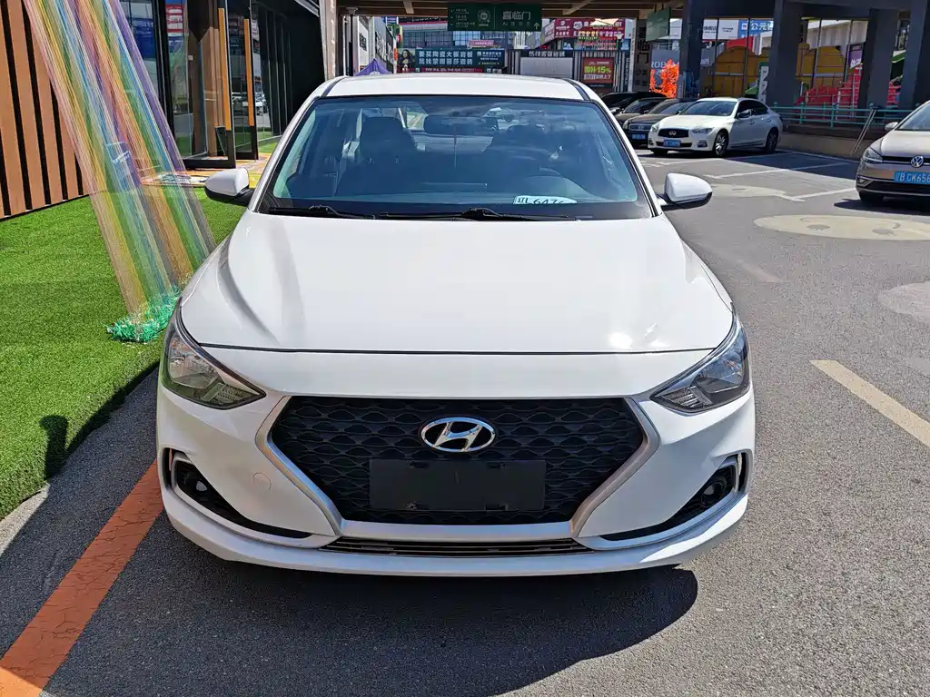 Hyundai Elantra — миниатюра 2