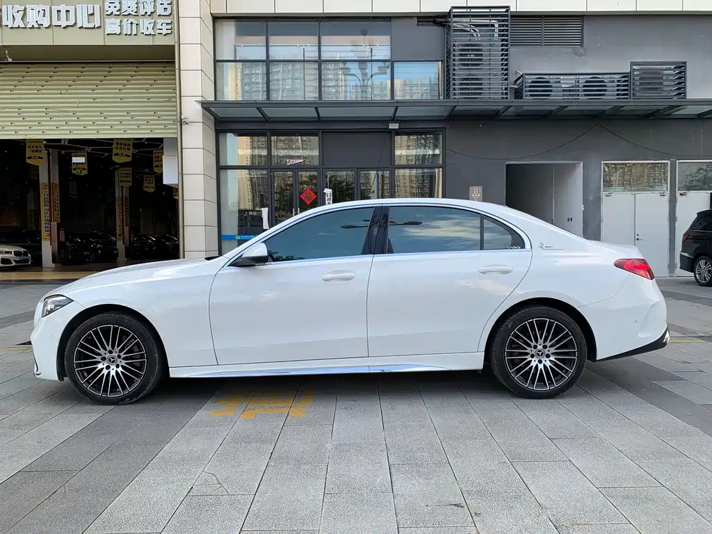 Mercedes-Benz C-Class — миниатюра 7