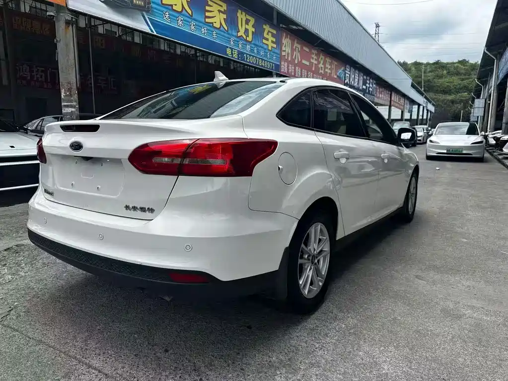 Ford Focus — миниатюра 7