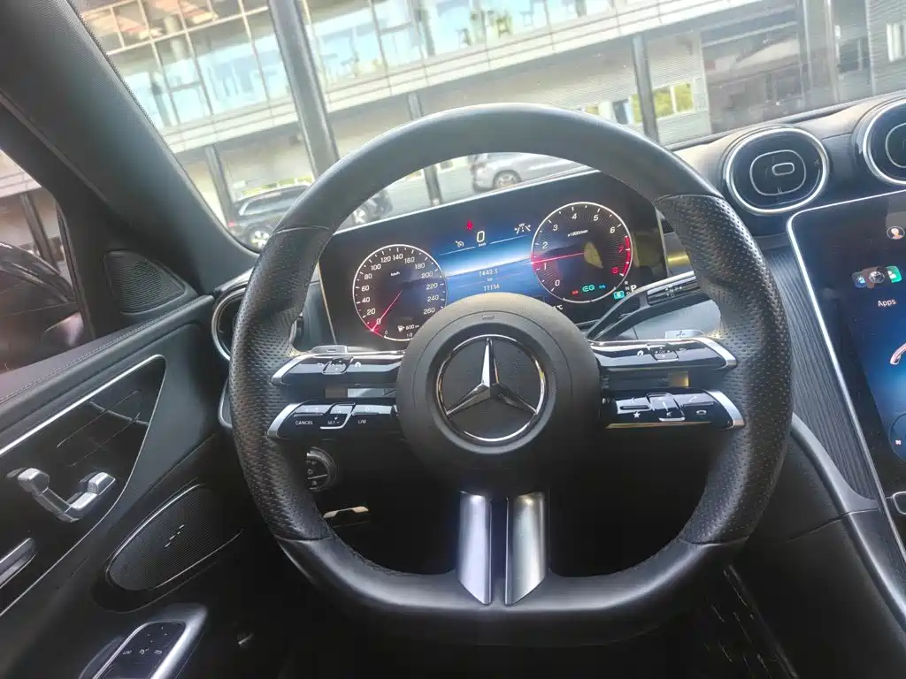 Mercedes-Benz C-Class — миниатюра 12