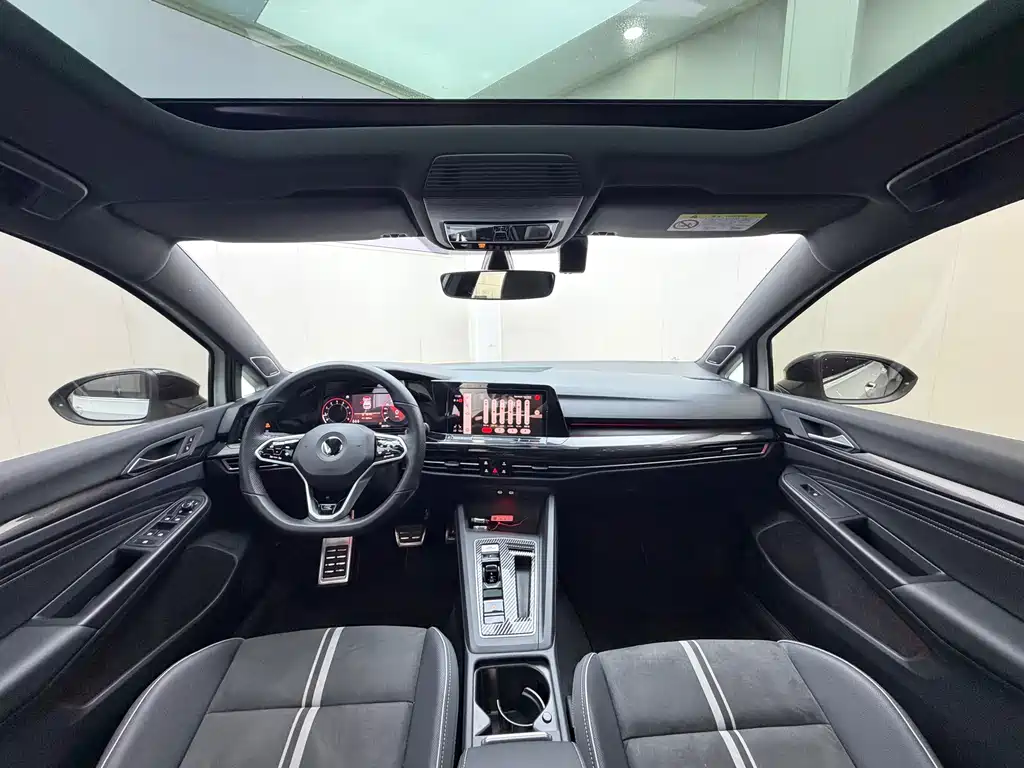 Volkswagen Golf — миниатюра 18