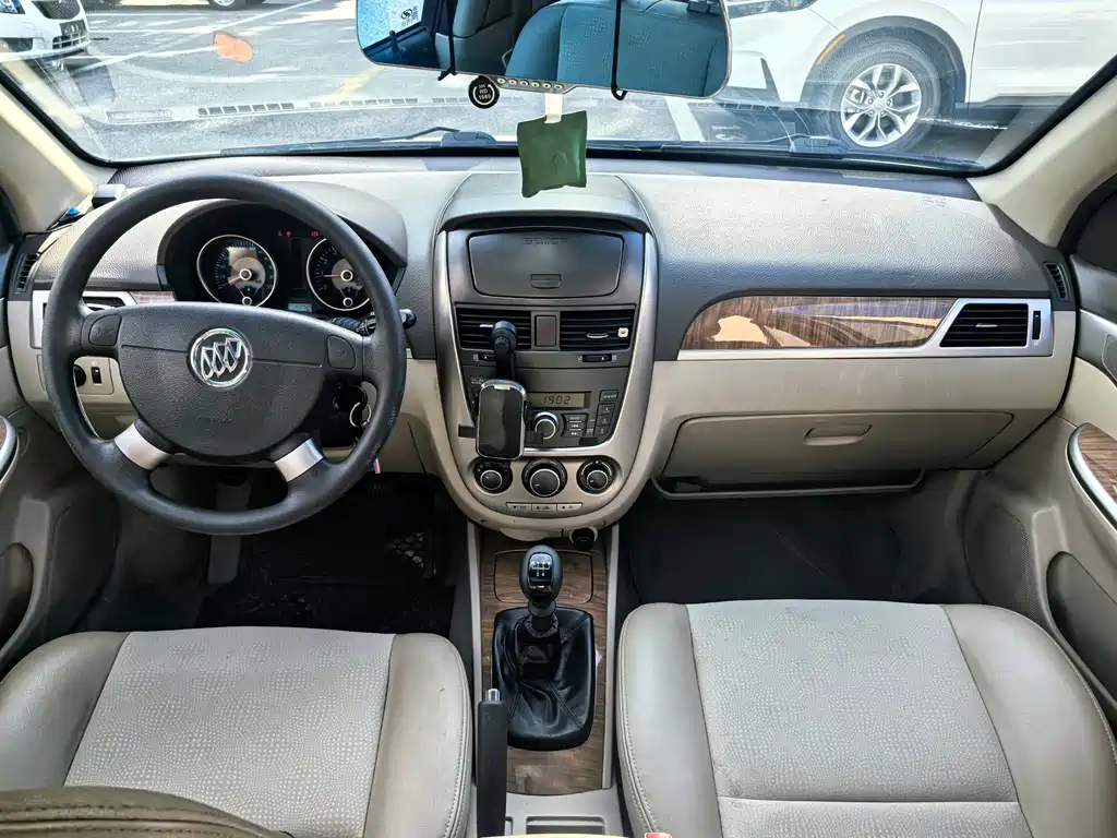 Buick Excelle — миниатюра 9