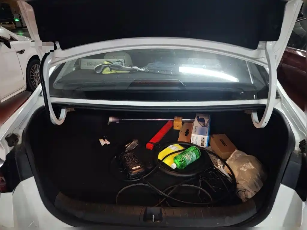 Geely L HiP — миниатюра 20