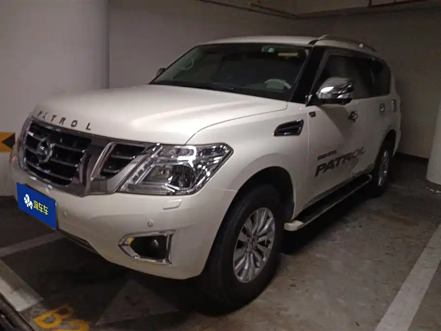 NISSAN TOURE