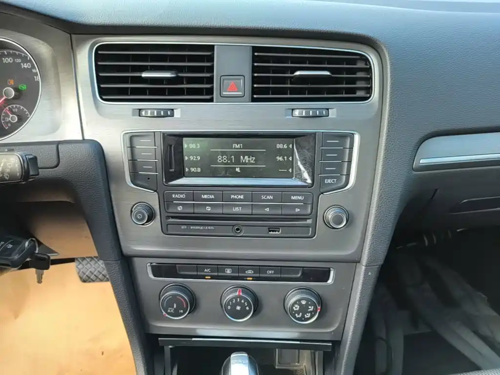 Volkswagen Golf — миниатюра 13