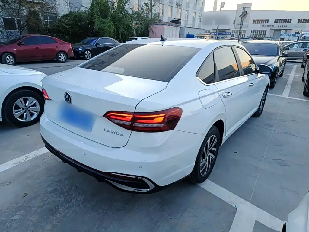 Volkswagen Lavida — миниатюра 7