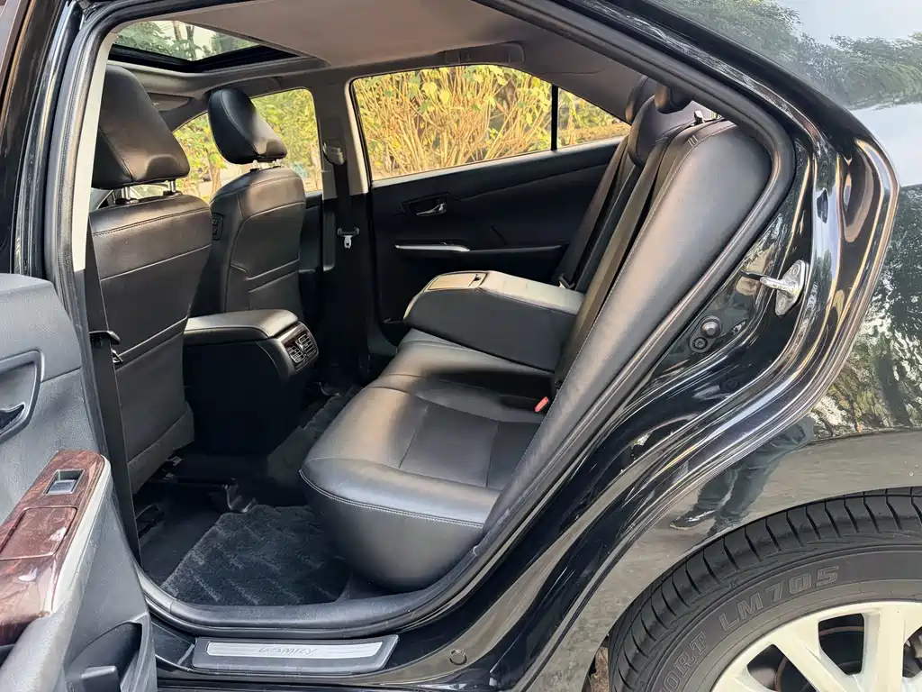 Toyota Camry — миниатюра 11