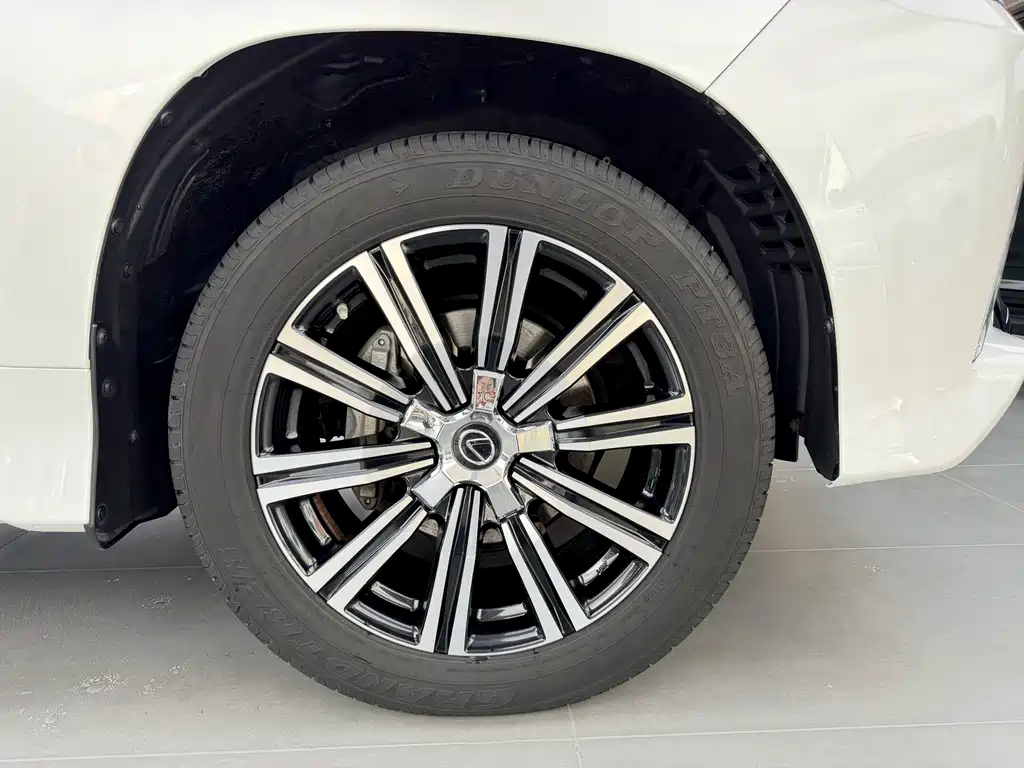 Lexus LX — миниатюра 24