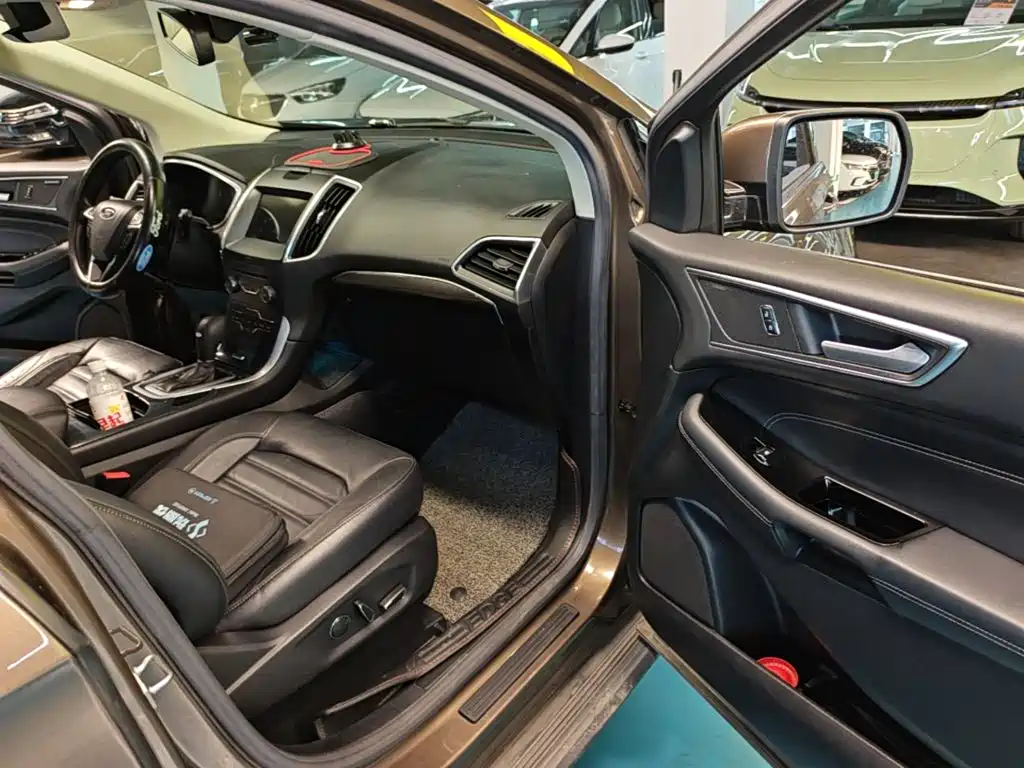 Ford Edge — миниатюра 9