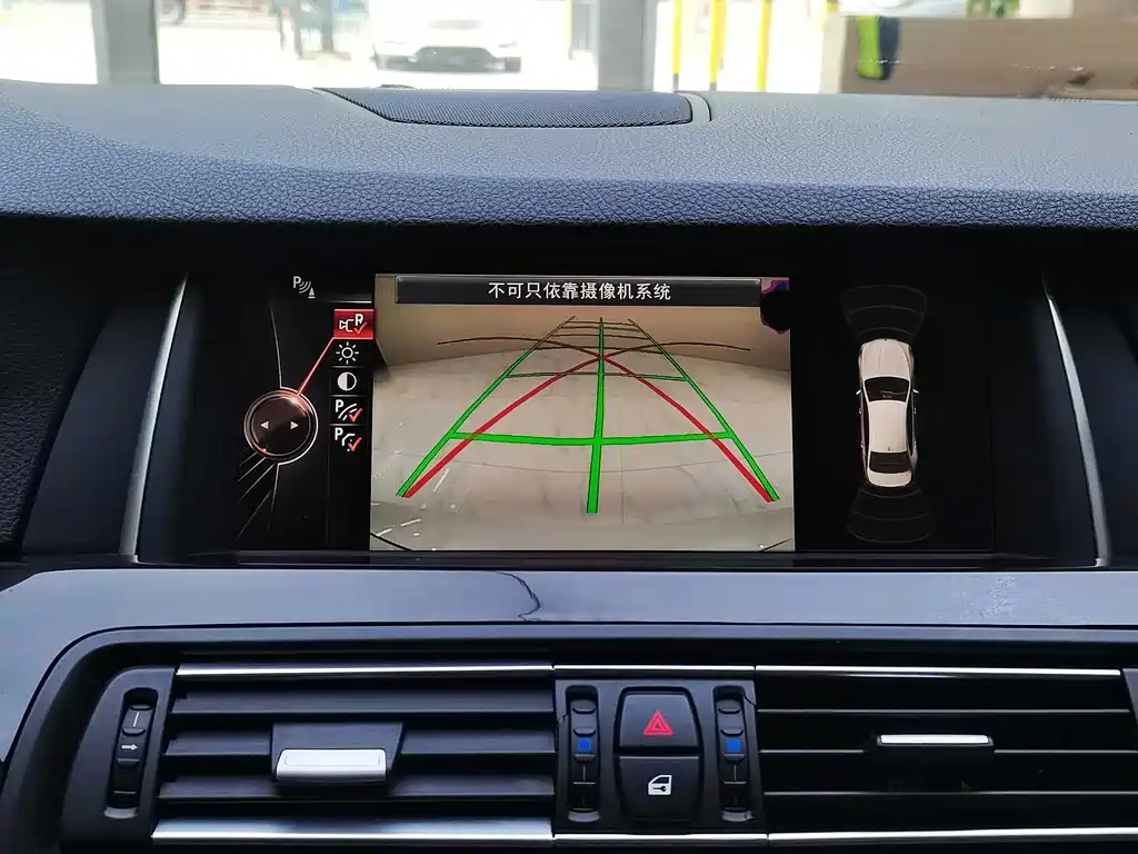 BMW 5 Series — миниатюра 20