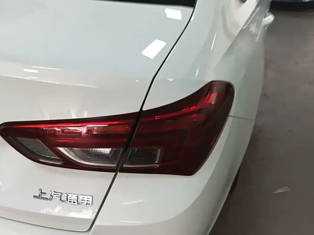 Buick Excelle — миниатюра 8