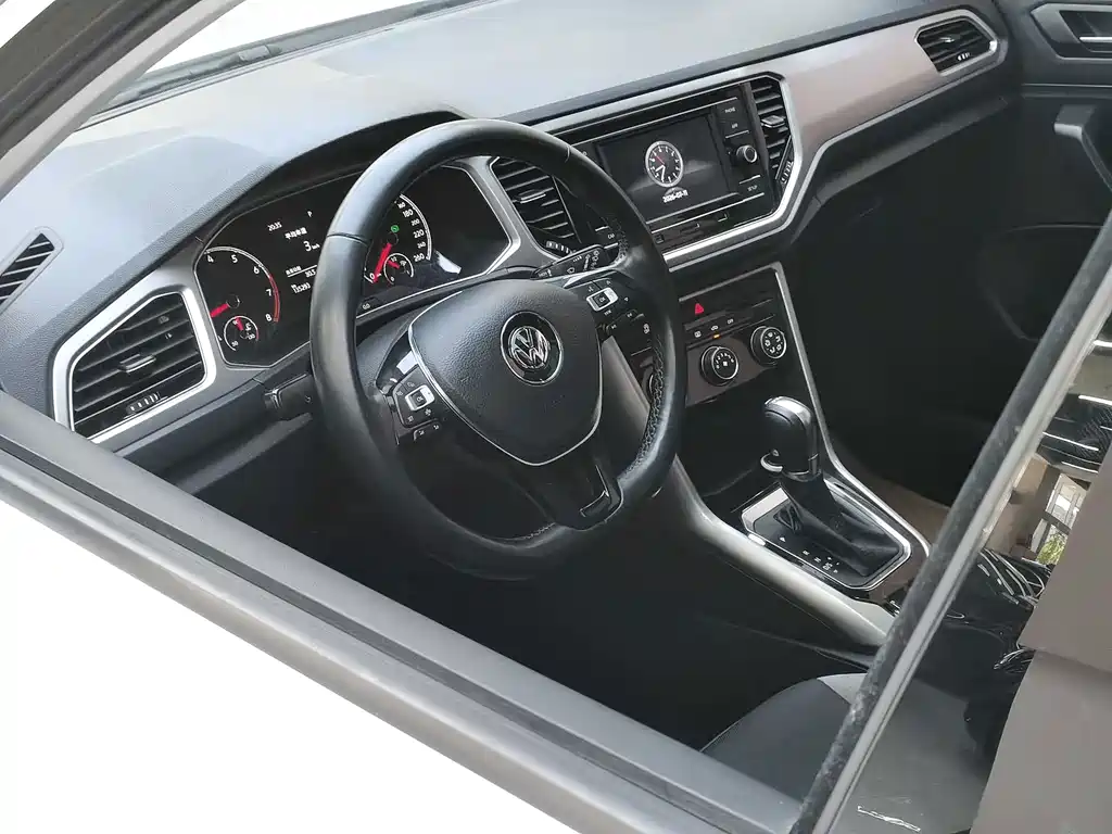Volkswagen T-Roc — миниатюра 18
