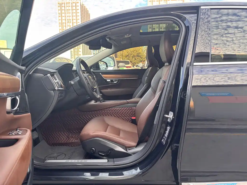 Volvo S90 — миниатюра 4