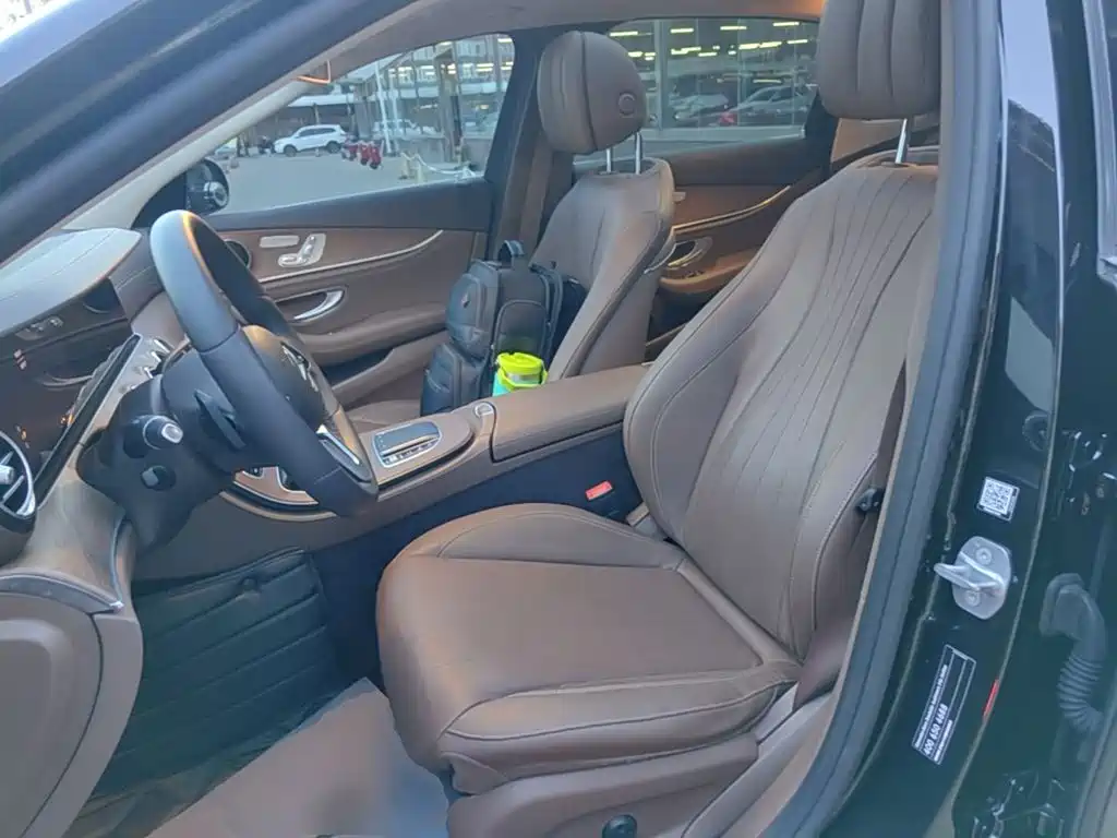 Mercedes-Benz E-Class — миниатюра 15