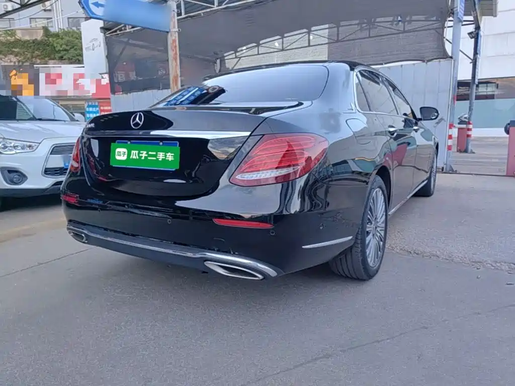 Mercedes-Benz E-Class — миниатюра 7
