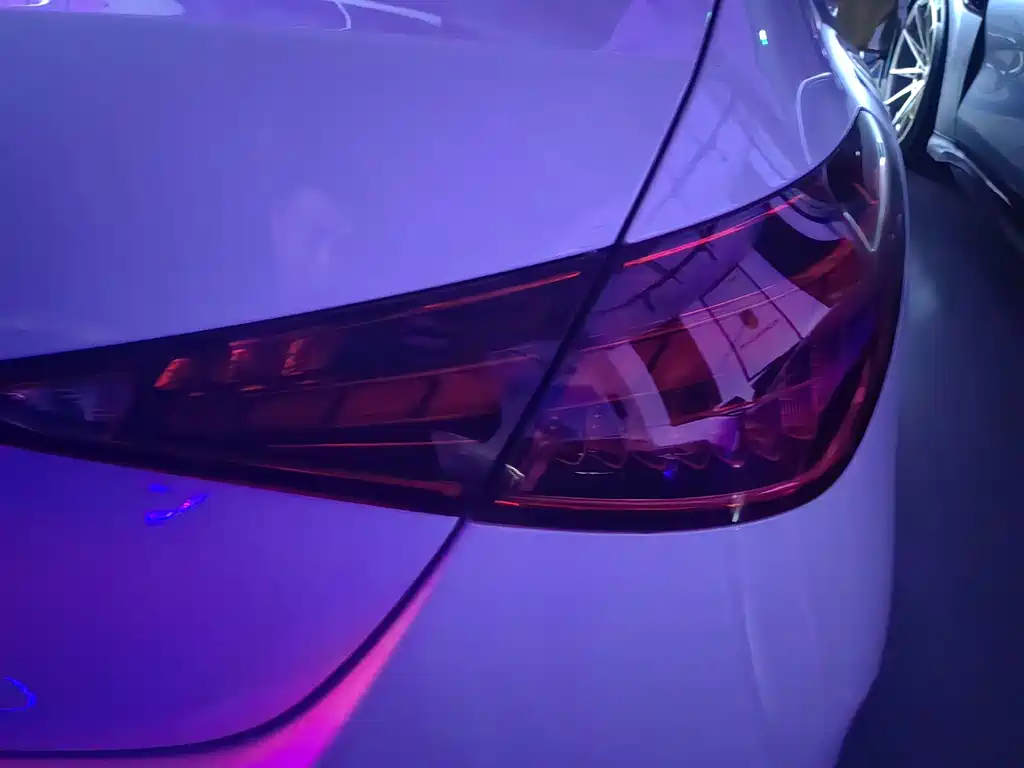 Mercedes-Benz C-Class — миниатюра 11
