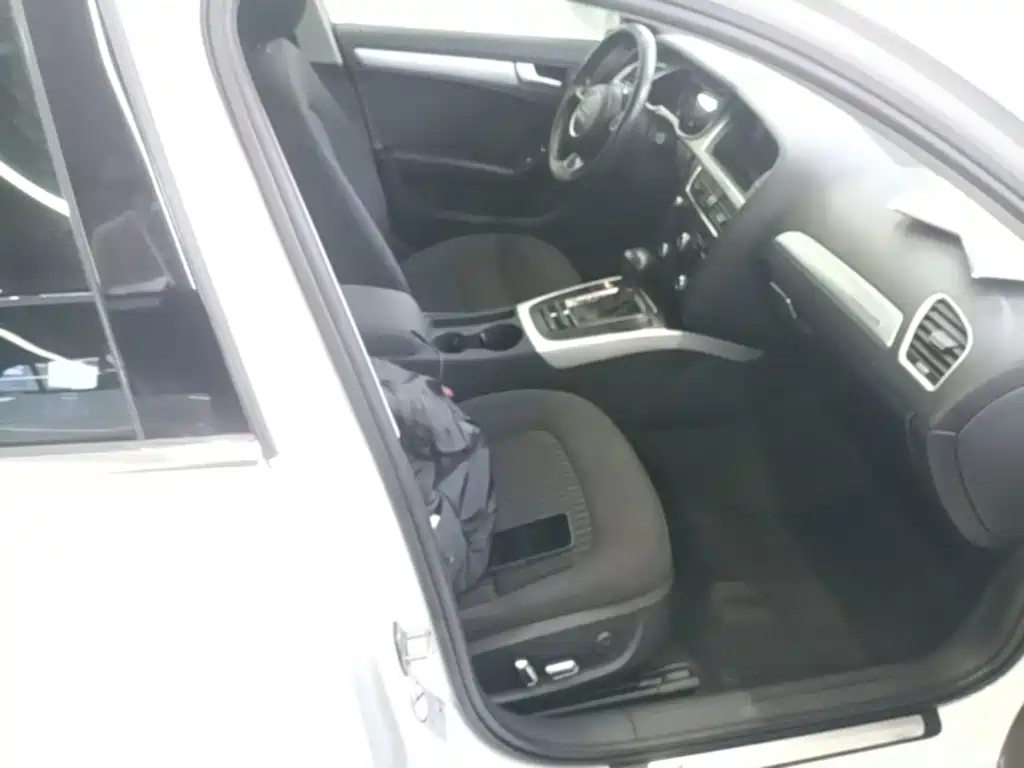 Audi A4L — миниатюра 25