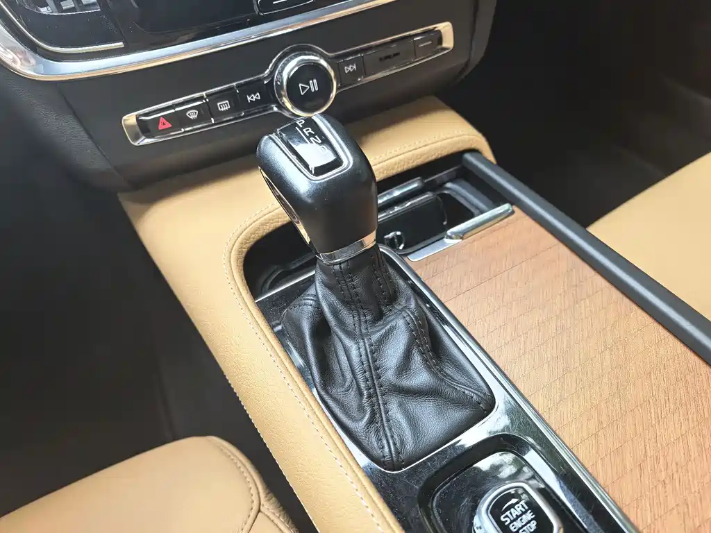 Volvo S90 2019 T5