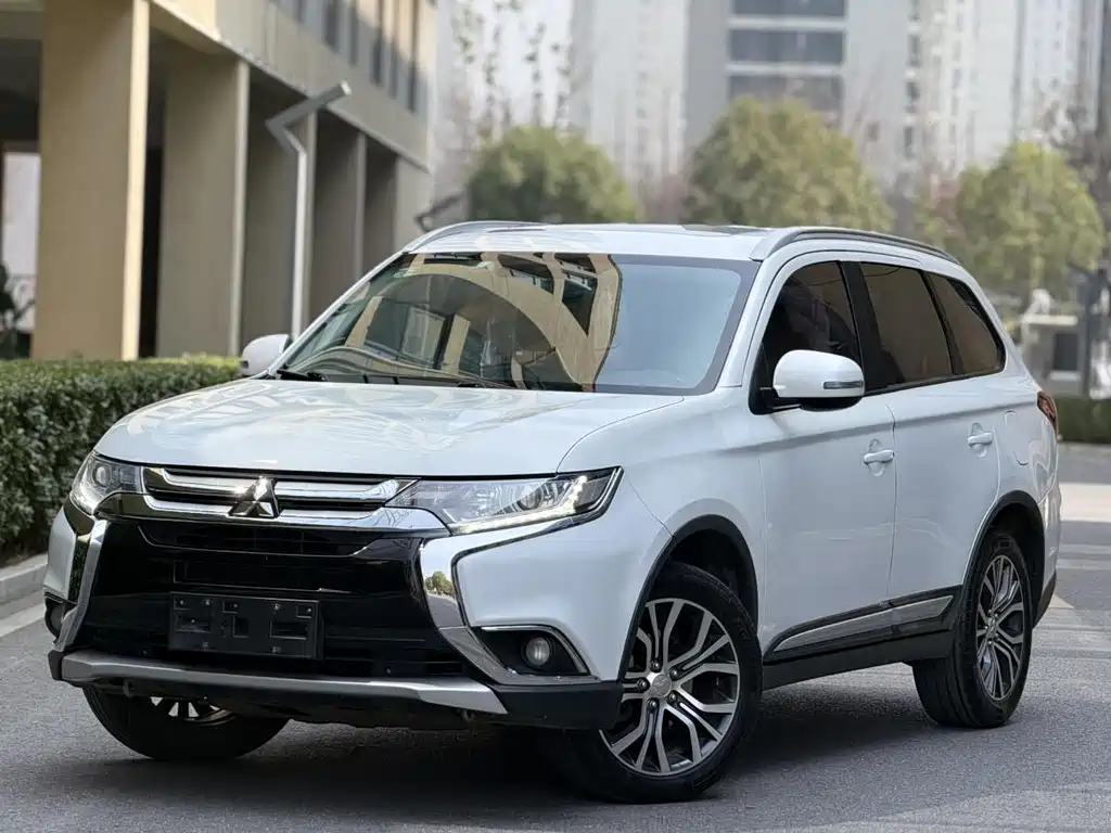 Купить Mitsubishi Outlander