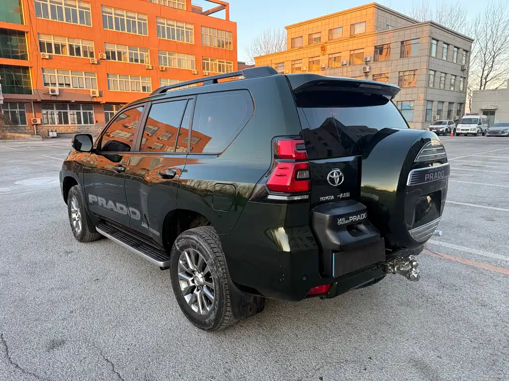 TOYOTA PRADO