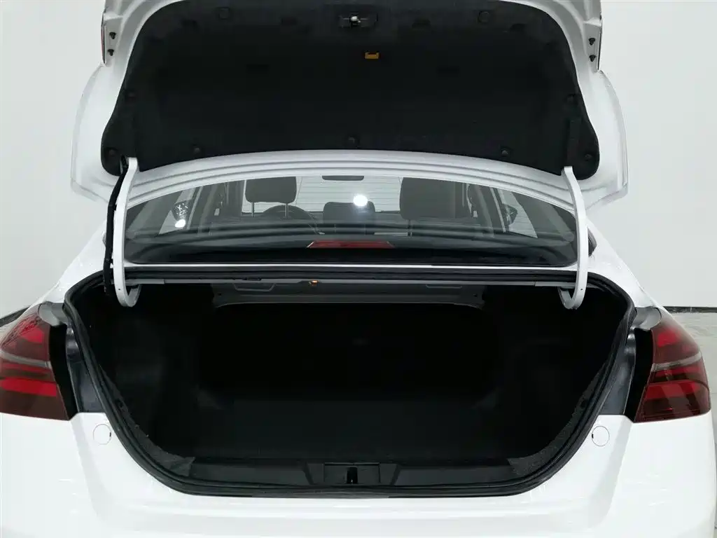 GEELY AUTOMOBILE EMGRAND