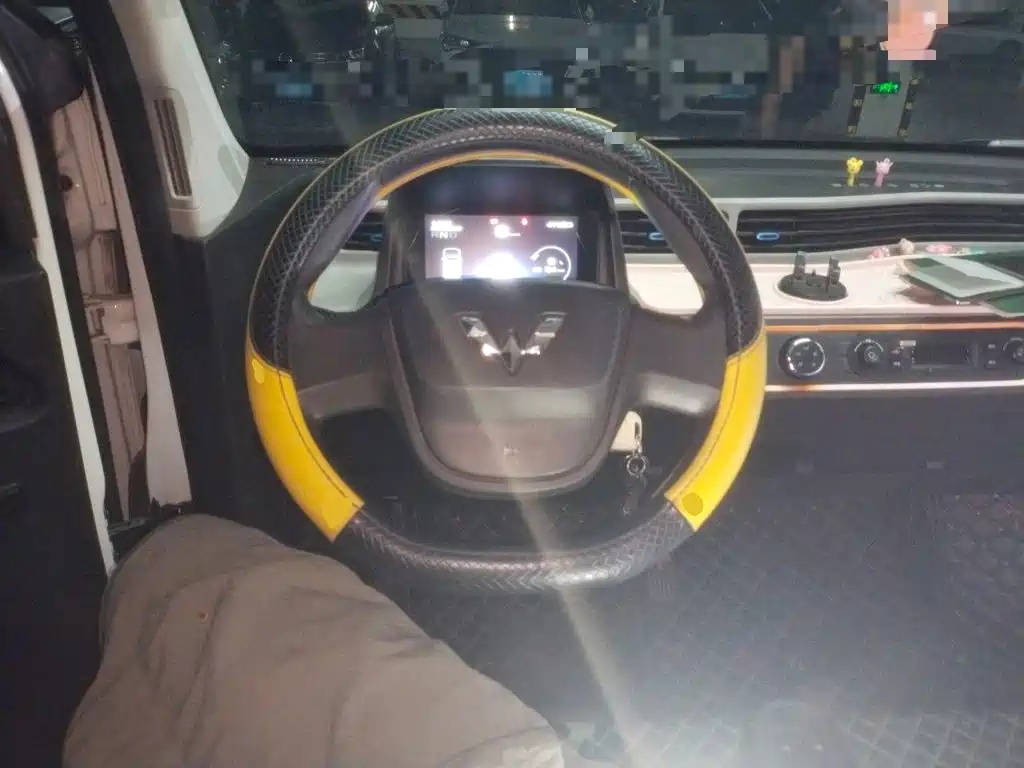 Wuling MINIEV — миниатюра 6