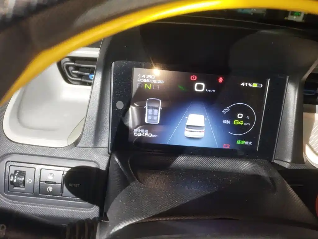 Wuling MINIEV — миниатюра 7