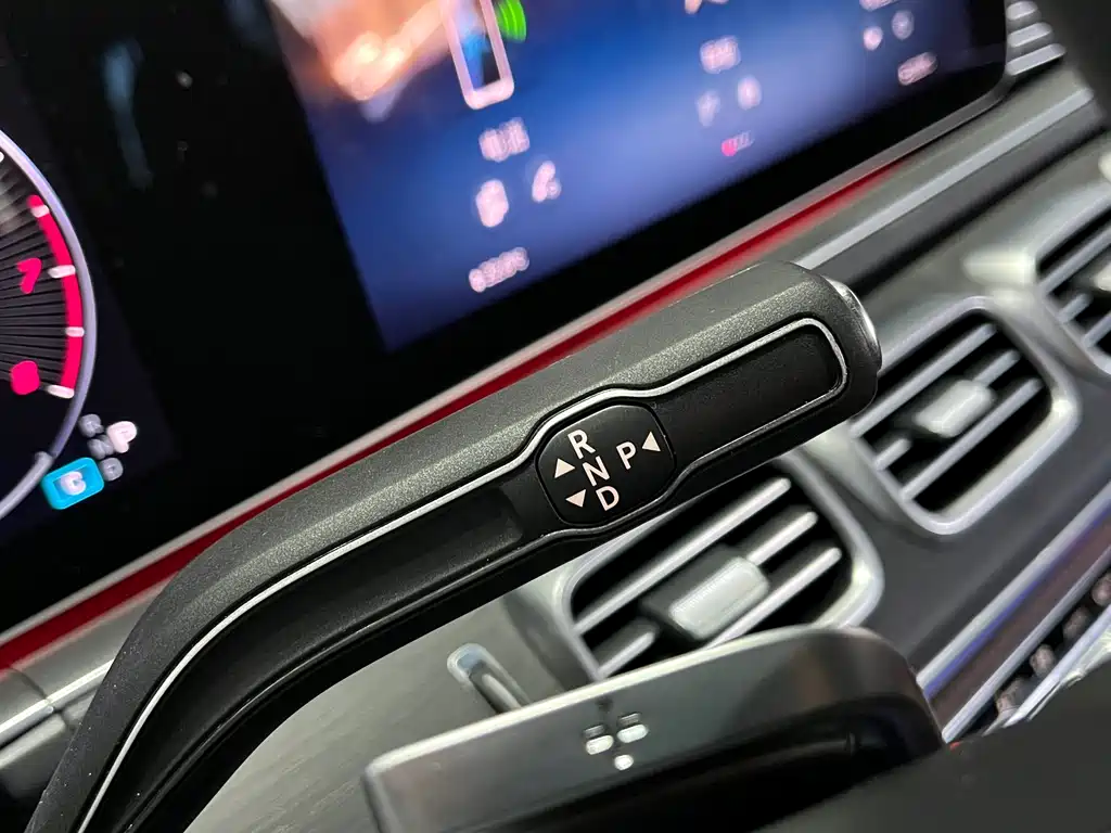 Mercedes-Benz GLE (Import) — миниатюра 20