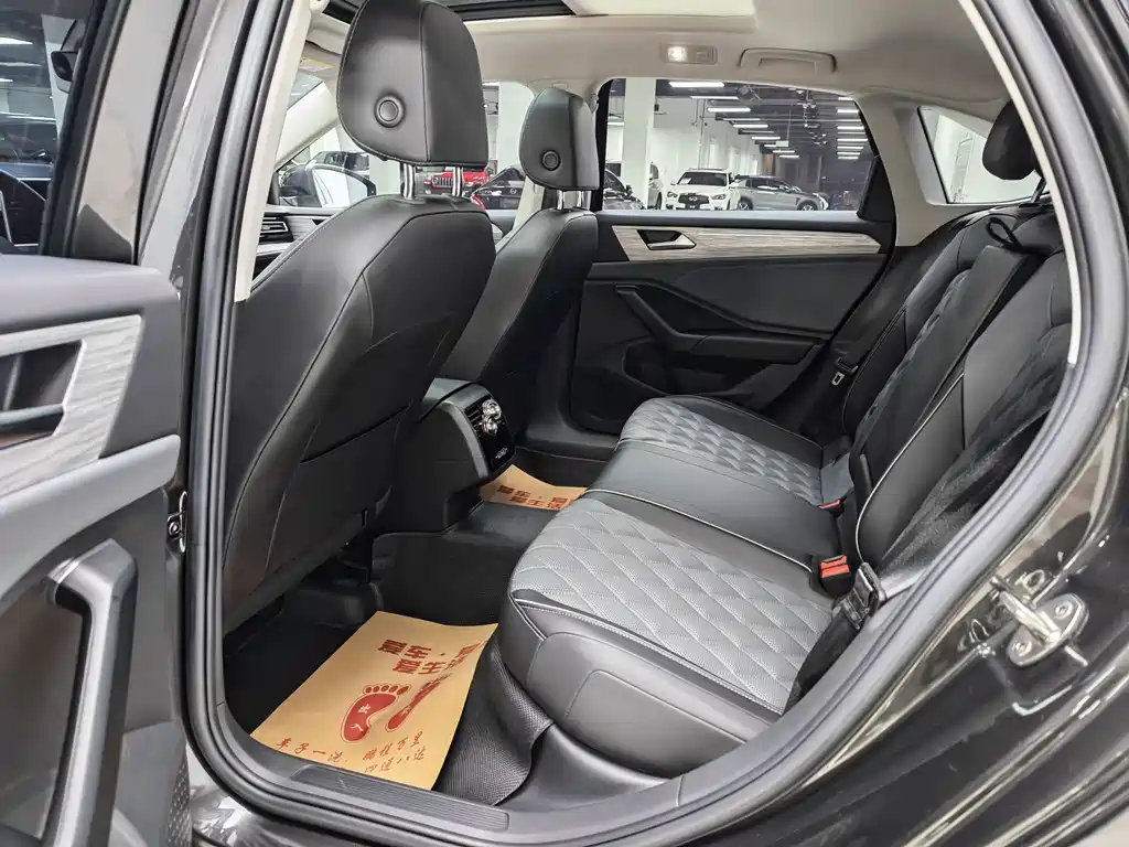 Volkswagen Sagitar 2023 280TSI DSG