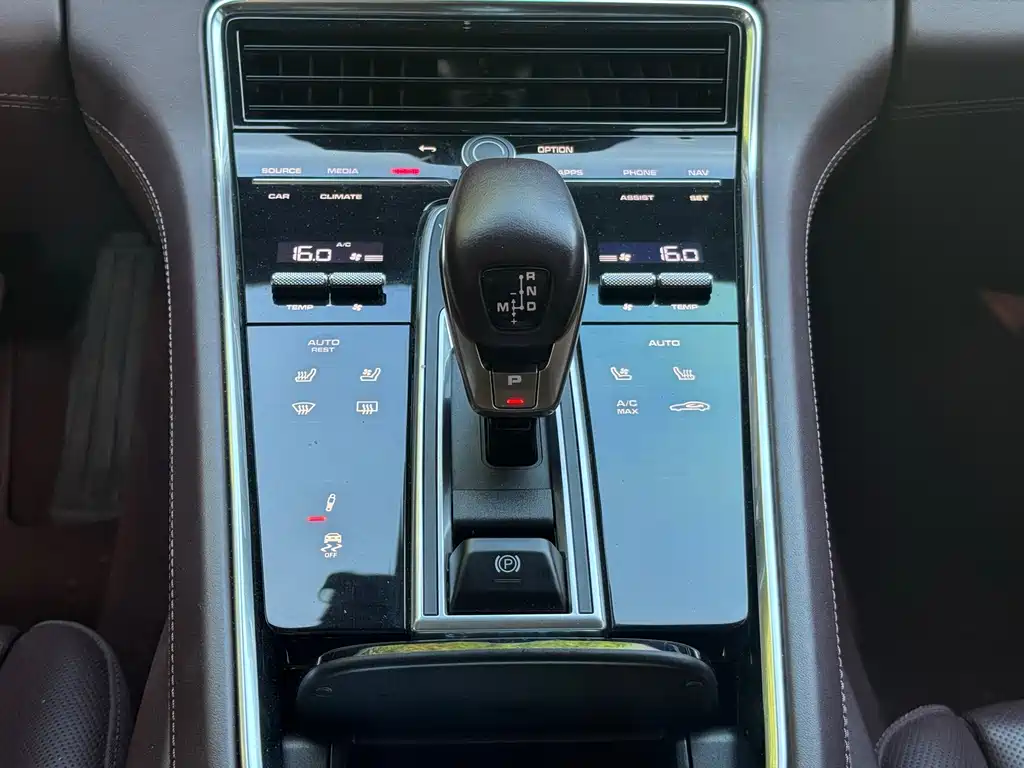 Porsche Panamera — миниатюра 8