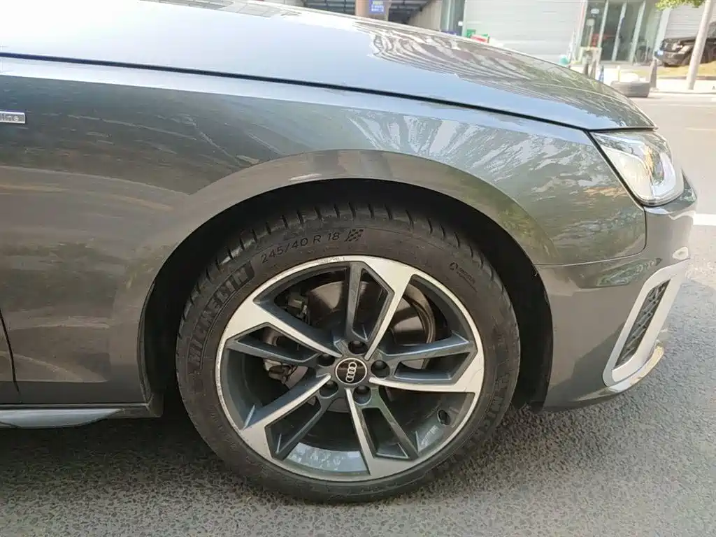Audi A4L 2021 40 TFSI