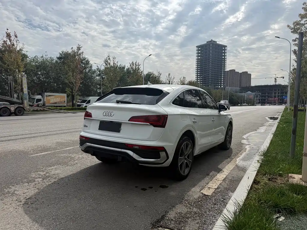 Audi Q5L Sportback — миниатюра 20