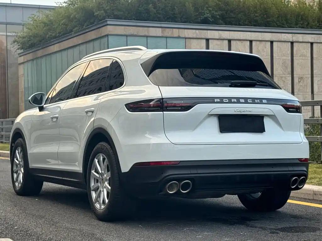 Porsche Cayenne — миниатюра 6