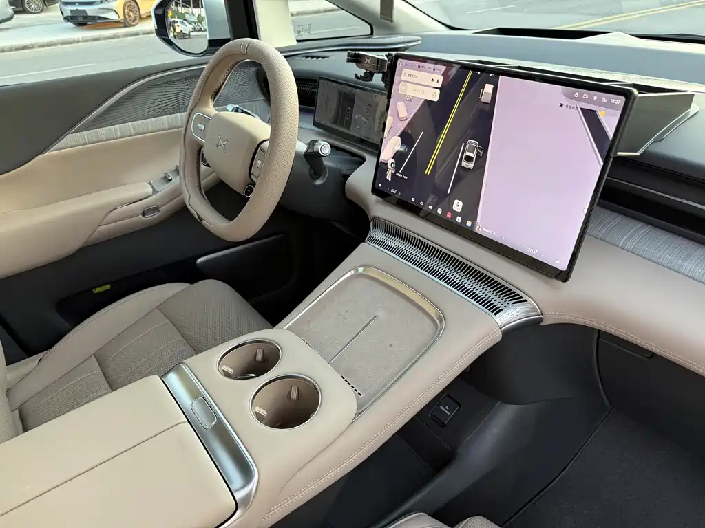 XPeng X9 — миниатюра 19