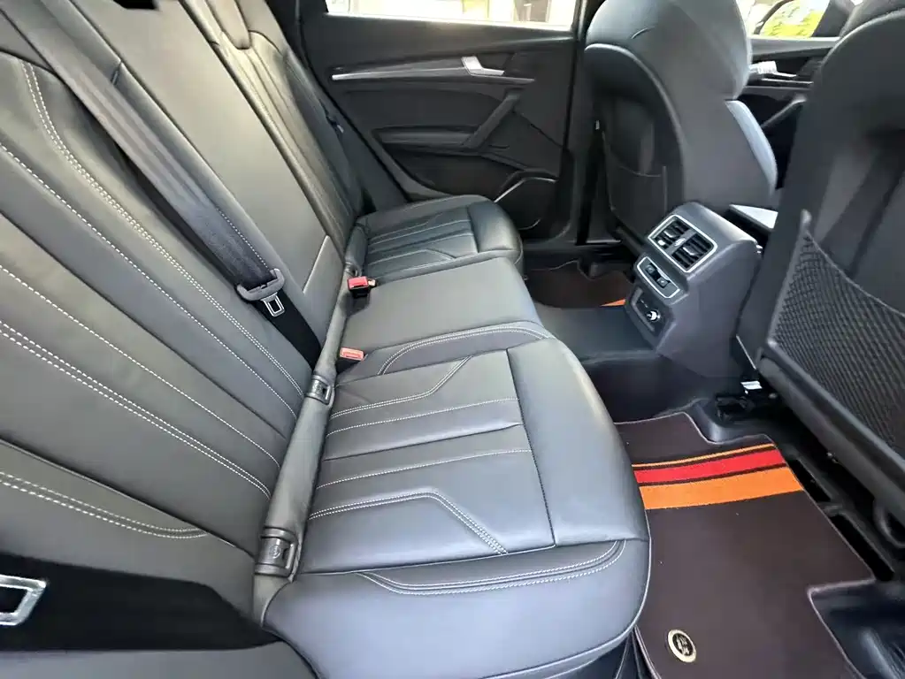 Audi Q5L — миниатюра 36