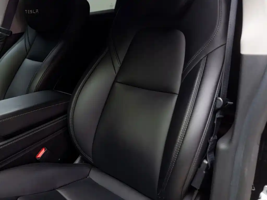 Tesla Model Y — миниатюра 14
