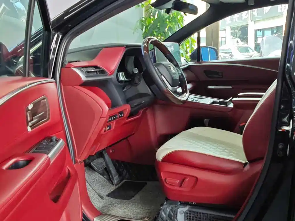Toyota Sienna — миниатюра 5