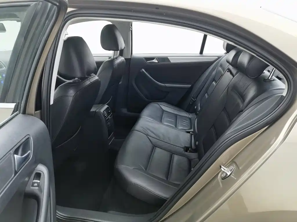 Volkswagen Sagitar — миниатюра 15