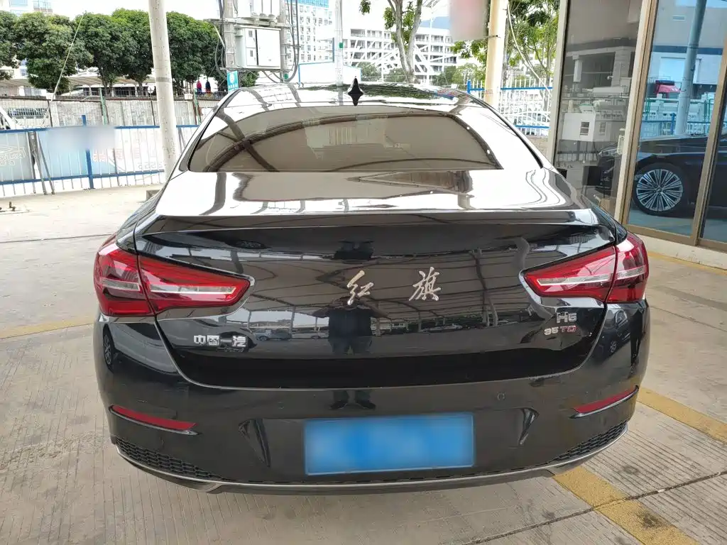 Hongqi Hongqi H5 — миниатюра 6