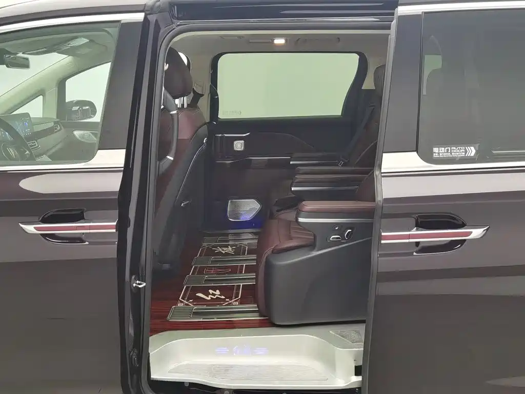 Hongqi Hongqi HQ9 — миниатюра 15