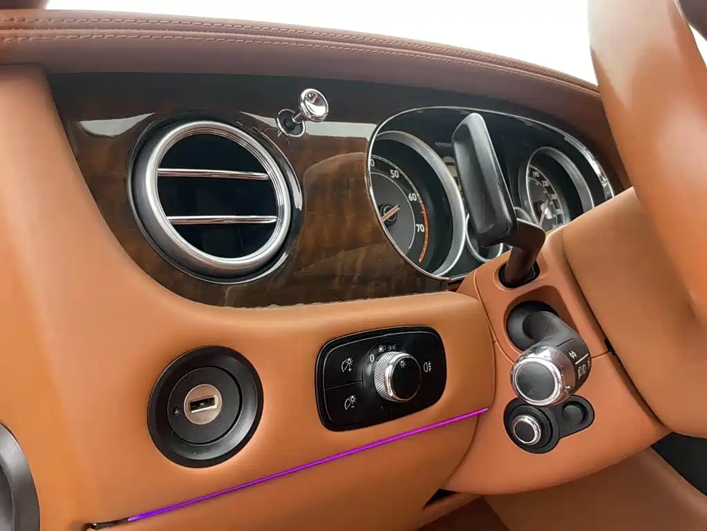 Bentley Continental 4.0T GT V8, фото 14