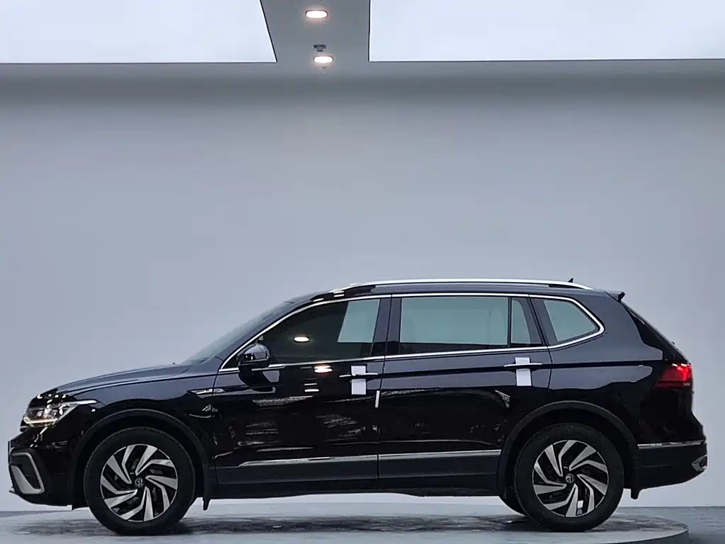 Volkswagen Tiguan L — миниатюра 5