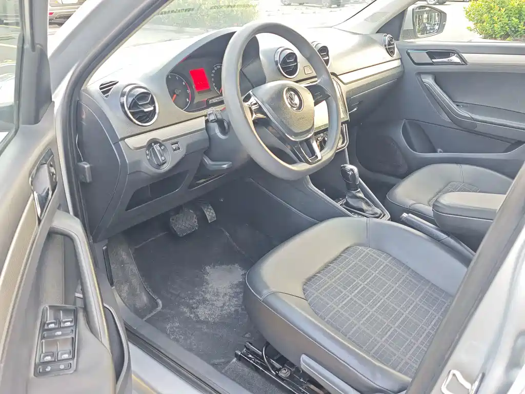 Volkswagen Jetta — миниатюра 8