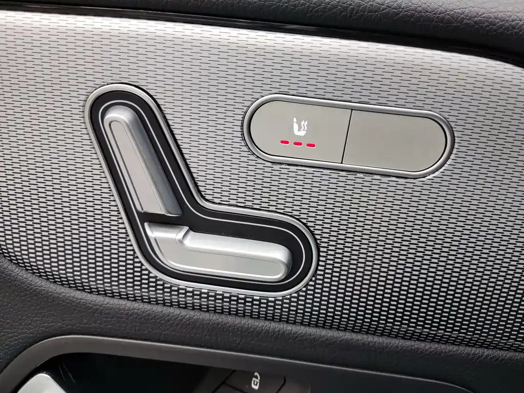 Mercedes-Benz GLB — миниатюра 14
