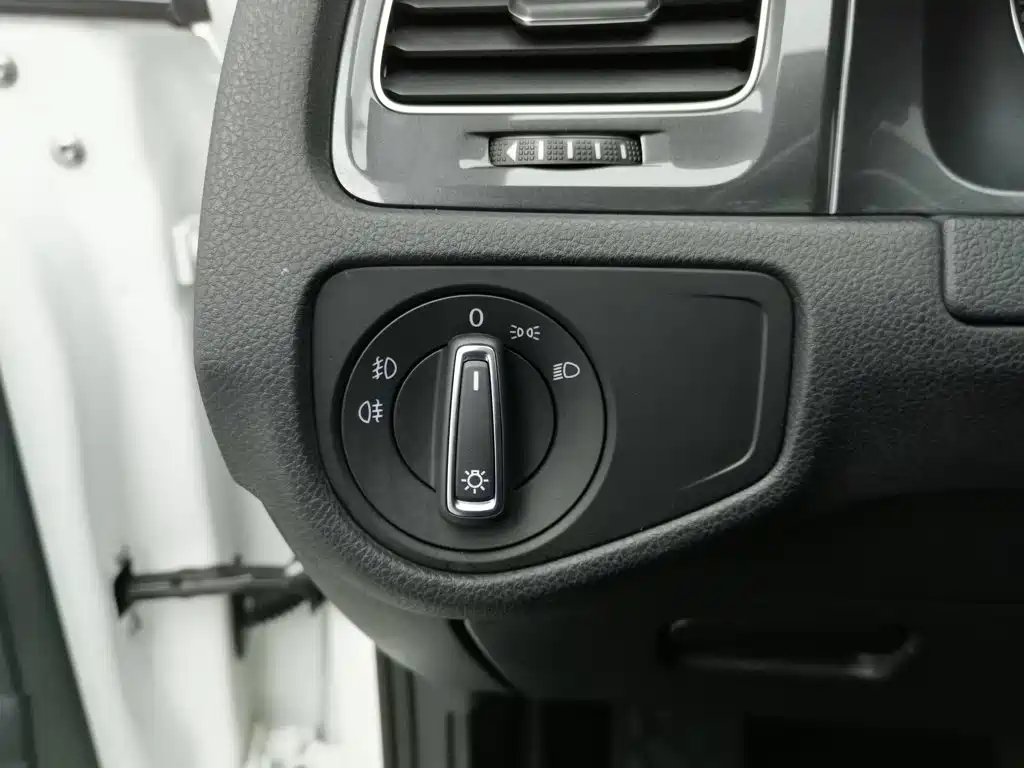 Volkswagen Golf — миниатюра 21