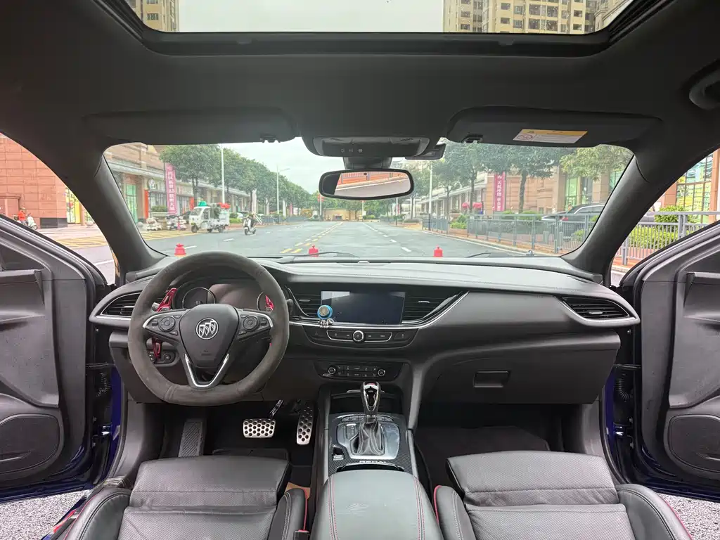 Buick Regal GS 28T Premium Type, фото 7