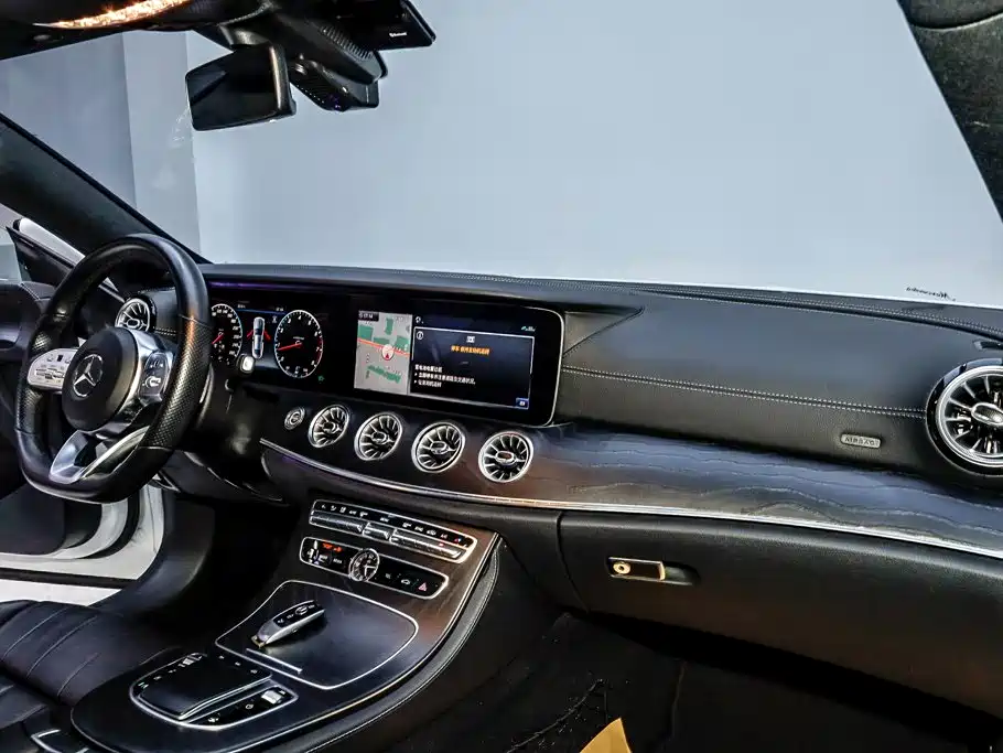 Mercedes-Benz E-Class (Import) — миниатюра 26